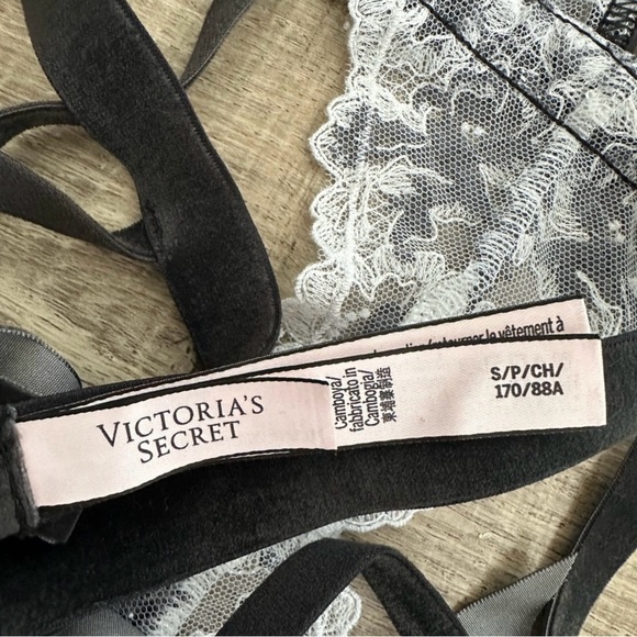 Victoria’s Secret black embroidered velvet teddy NWT - Picture 7 of 7